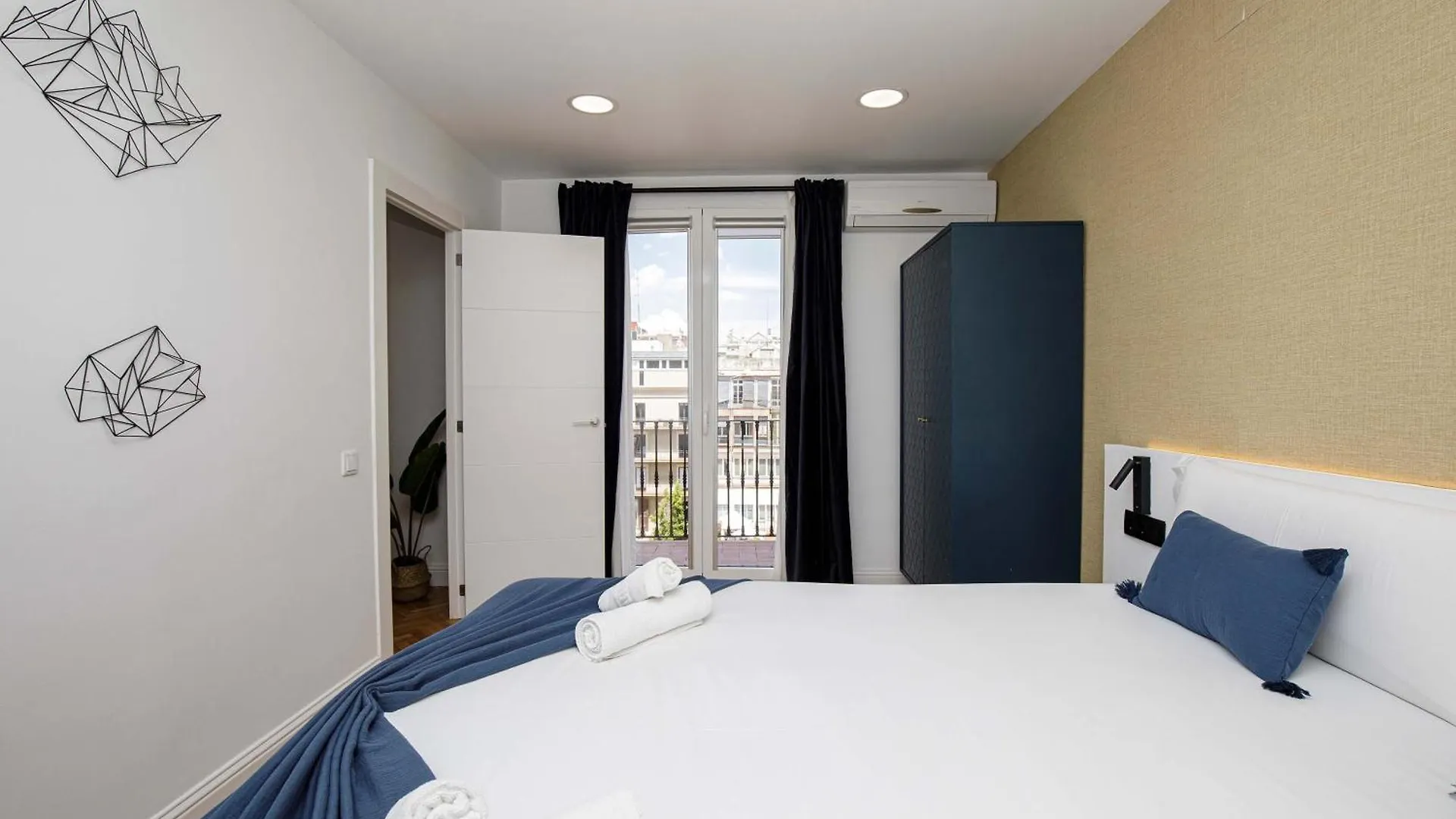 ברצלונה Stay U-Nique Apartments Rambla Catalunya VI 0*,  ספרד